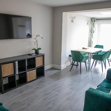 Wave Stays - Ground Floor Apartment - Outside Seating Area Cleveleys Esterno foto