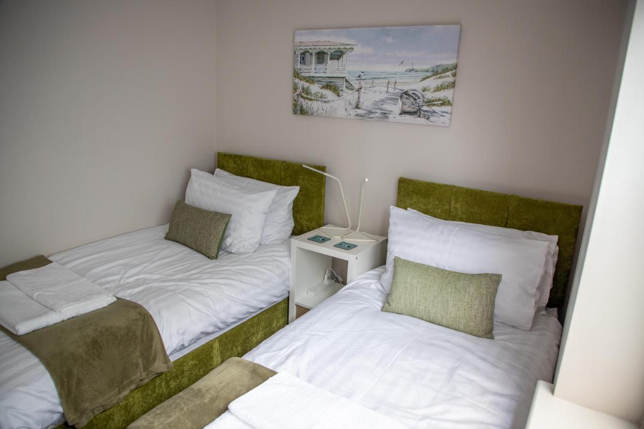 Wave Stays - Ground Floor Apartment - Outside Seating Area Cleveleys Esterno foto