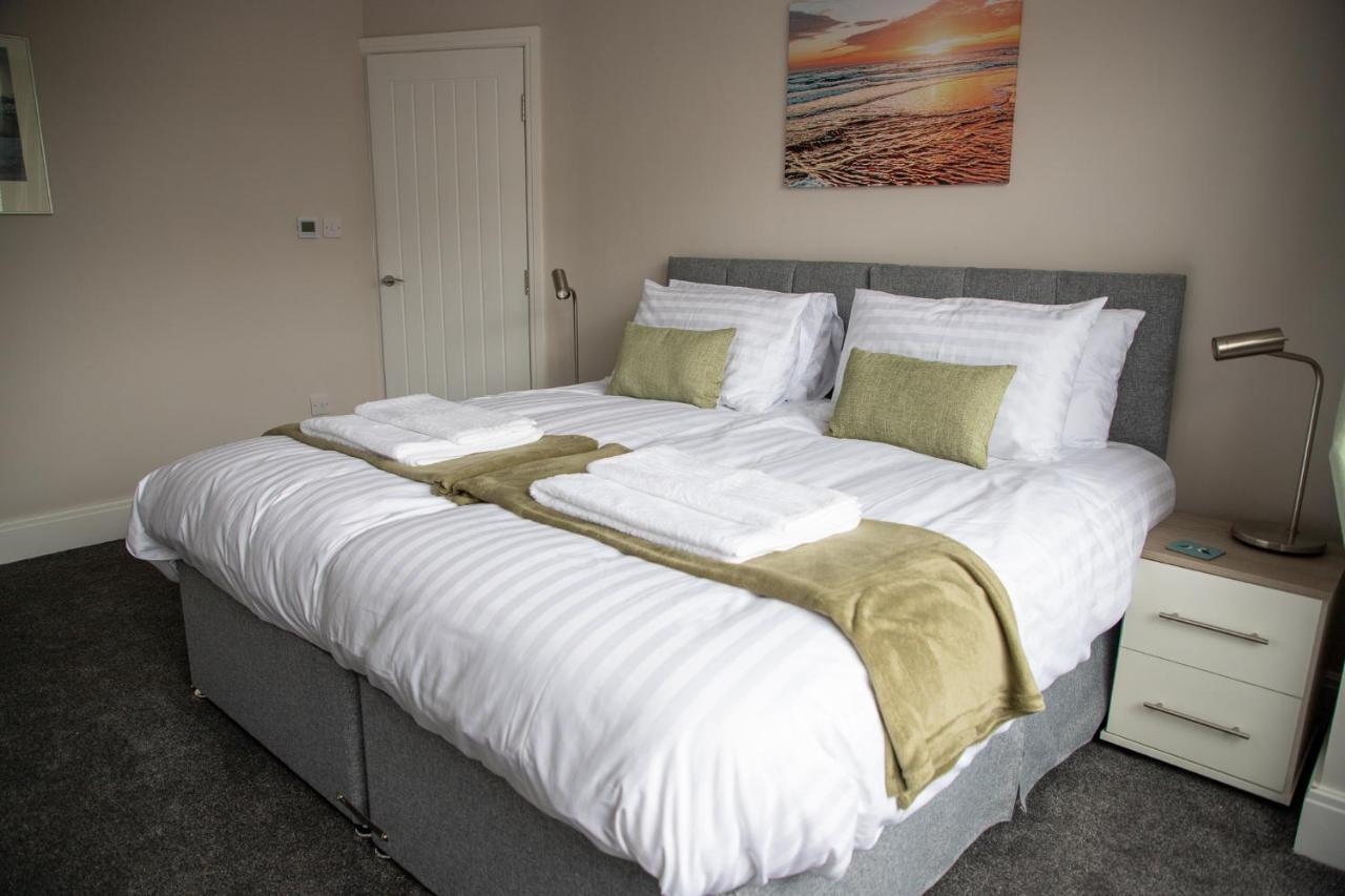 Wave Stays - Ground Floor Apartment - Outside Seating Area Cleveleys Esterno foto