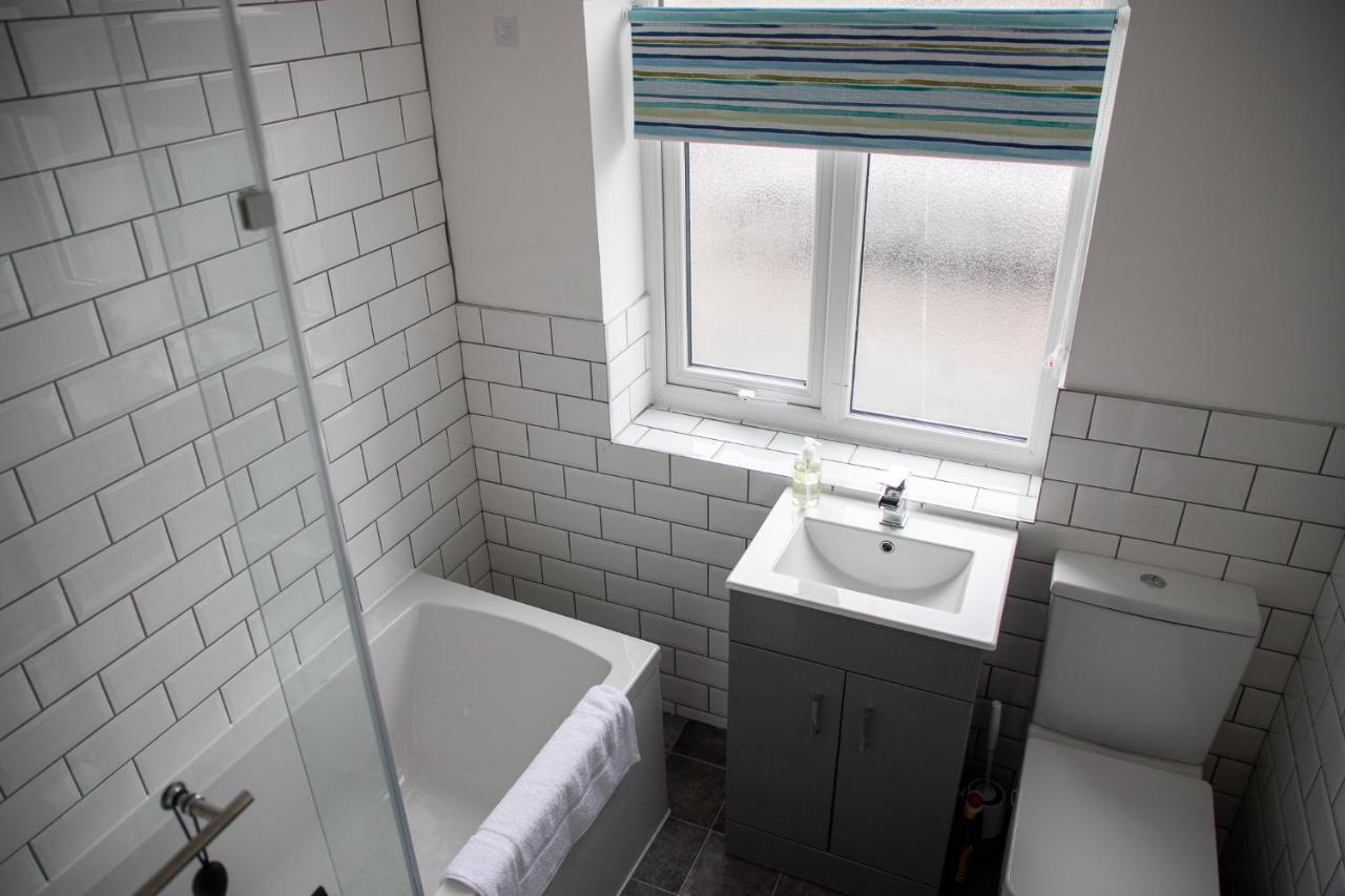 Wave Stays - Ground Floor Apartment - Outside Seating Area Cleveleys Esterno foto